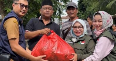 Istri Wali Kota Bekasi Cepat Tanggap Salurkan Bantuan untuk Korban Banjir