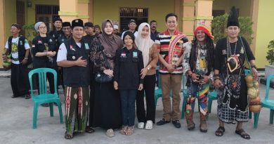 300 Warga Karangharum Ikuti Baksos Pengobatan Alternatif Gratis