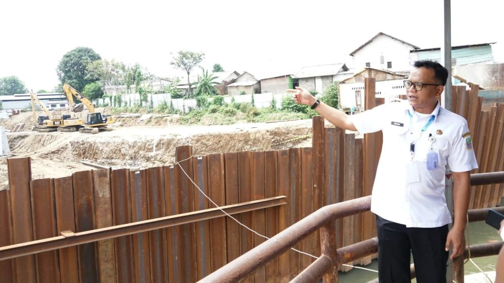Proyek pembangunan Bendung BSH-0 yang berada di perbatasan Desa Kalijaya Cikarang Barat dan Desa Sukajaya Kecamatan Cibitung