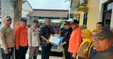 Dinsos Kabupaten Bekasi Salurkan Sembako ke Warga Terdampak Banjir