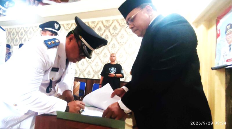 Camat Cibitung Minta Perangkat Desa Dukung Penuh Pj Kades yang Dilantik