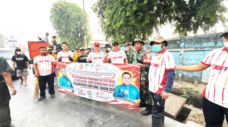 Camat Cibitung Libatkan 100 Personel dalam Aksi Jumsih, Warga Diimbau Tak Bakar Sampah